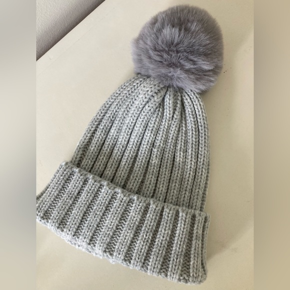 Vince Camuto Grey PomPom Winter Hat - Picture 9 of 10